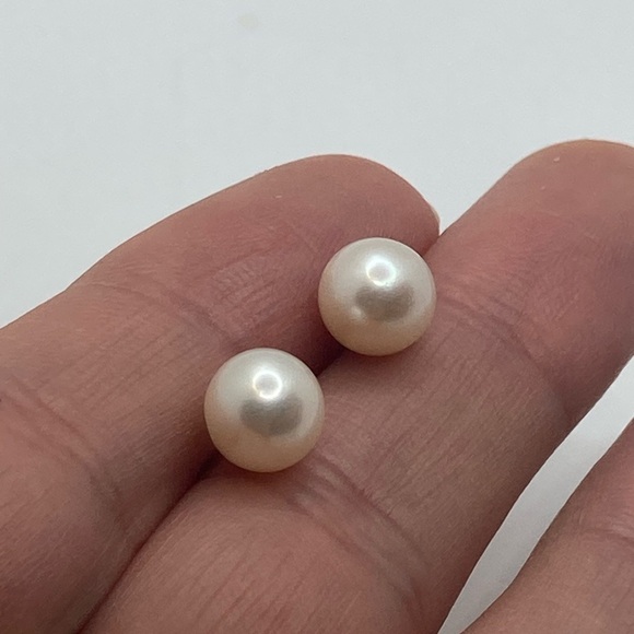 Vtg 14k Yellow Gold & Freshwater Pearl Stud Earrings - 8mm - Picture 7 of 11